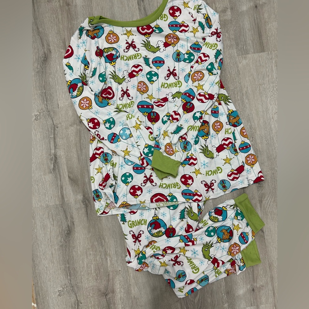 Grinch pajamas - Picture 1 of 2